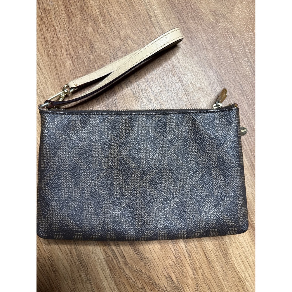 Michael Kors Brown Wristlet Pouch Gold Hardware Front Zip Pocket - Picture 2 of 6